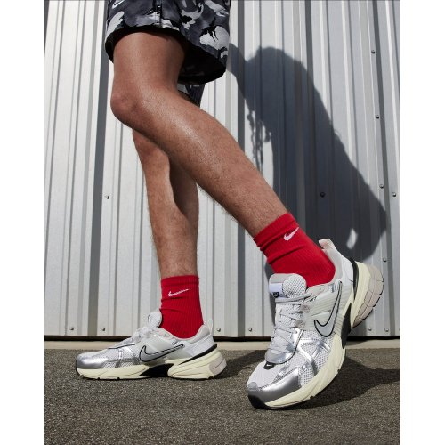 Nike V2K Run Men's Shoes