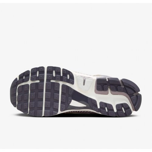 Nike Zoom Vomero 5 Men's Shoes