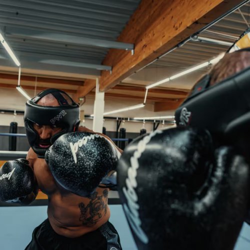 <span style='filter: blur(2.5px);'>*****</span> Boxing Full Face Headguard 500 - Black