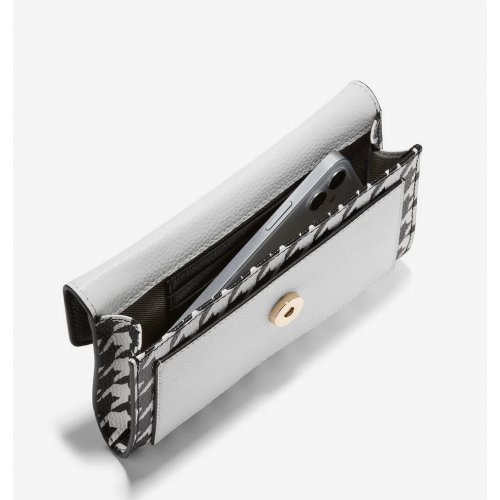 Women's Oversized Closure Phone Case