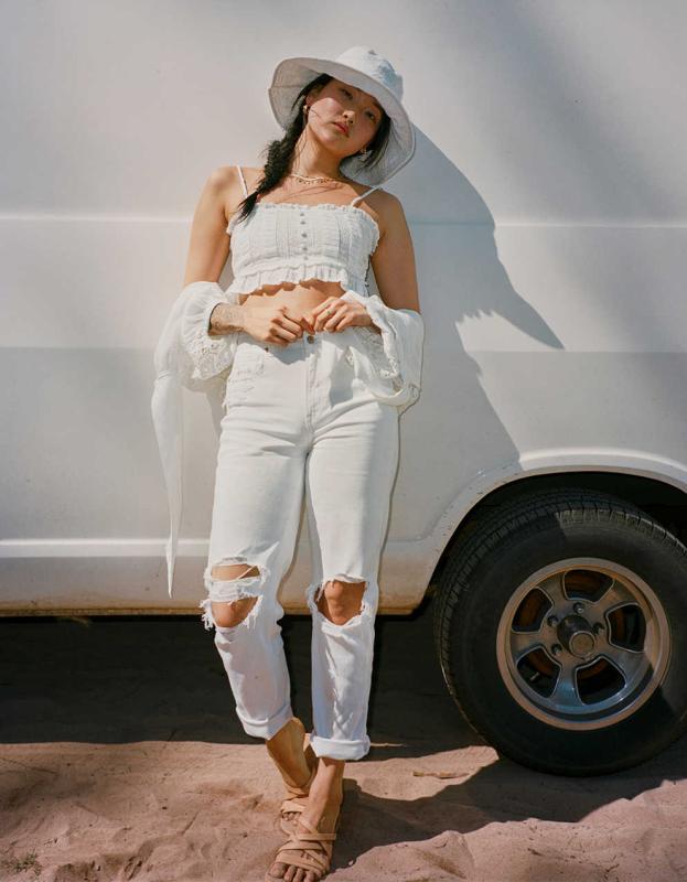 AE Stretch Ripped Mom Straight Jean - Bright White, 8 