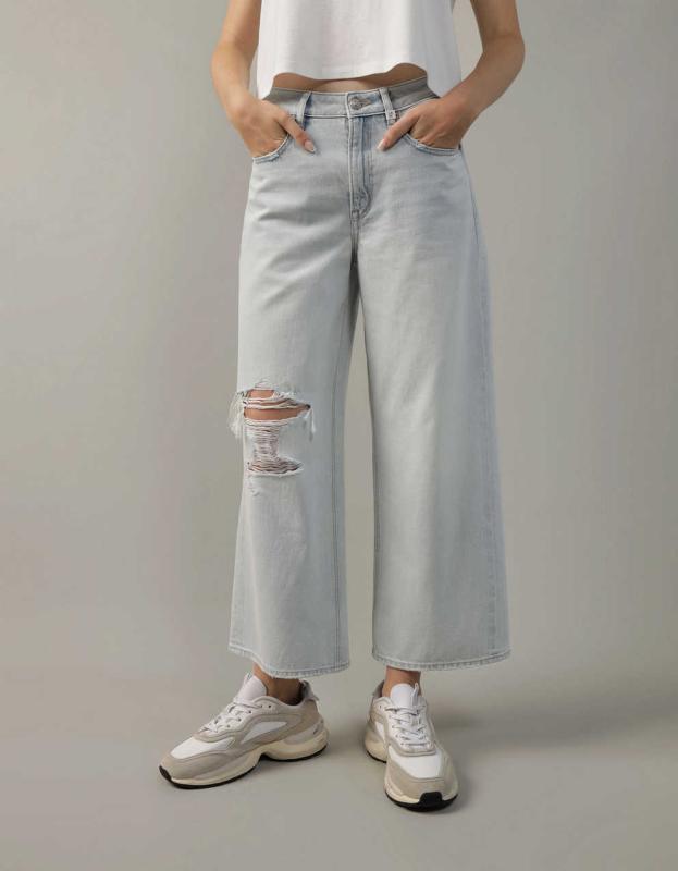 AE Strigid Super High-Waisted Baggy Wide-Leg Ripped Cropped Jean - Light Wash, 00 