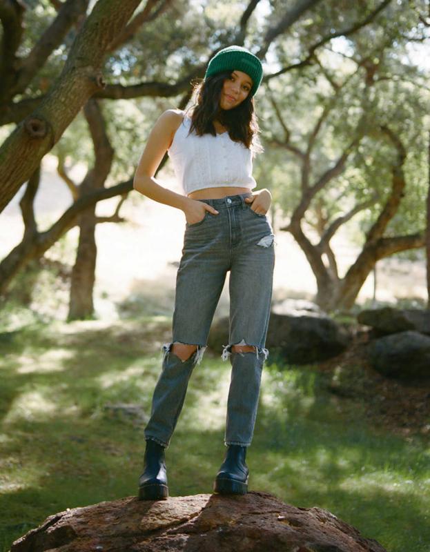 AE Ripped Mom Jean - Smoked Gray, 00 