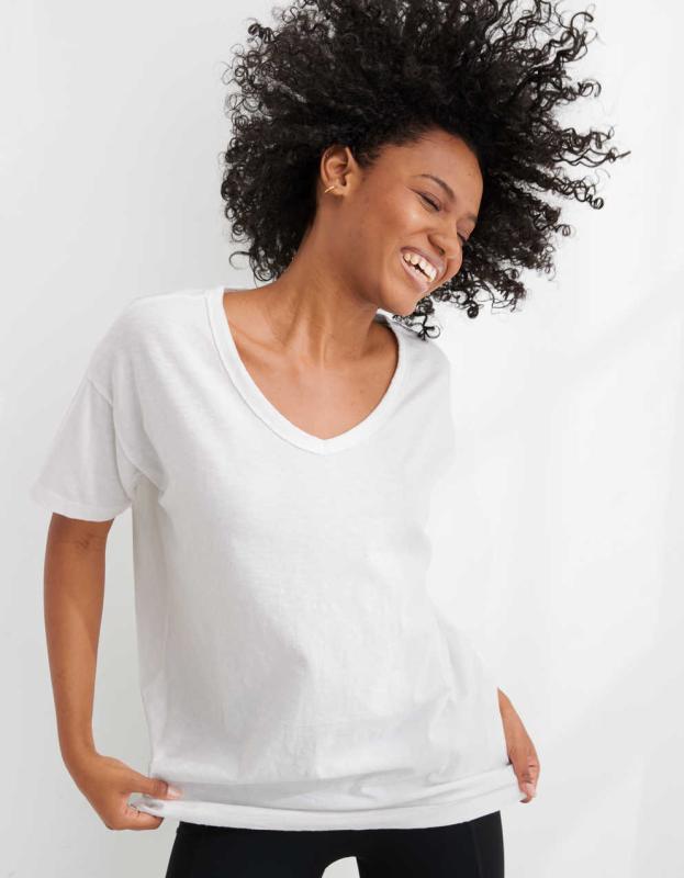 Aerie Distressed V-Neck Oversized Boyfriend T-Shirt - White, XS 