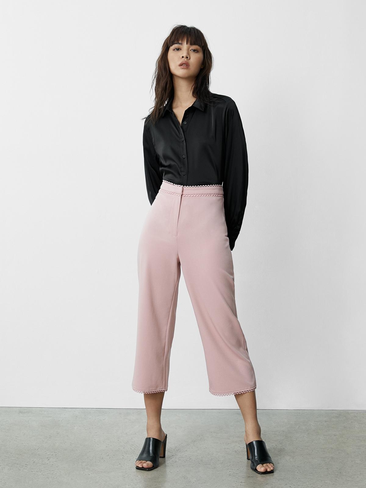 Embroidered Accent Culotte Pants - Pink