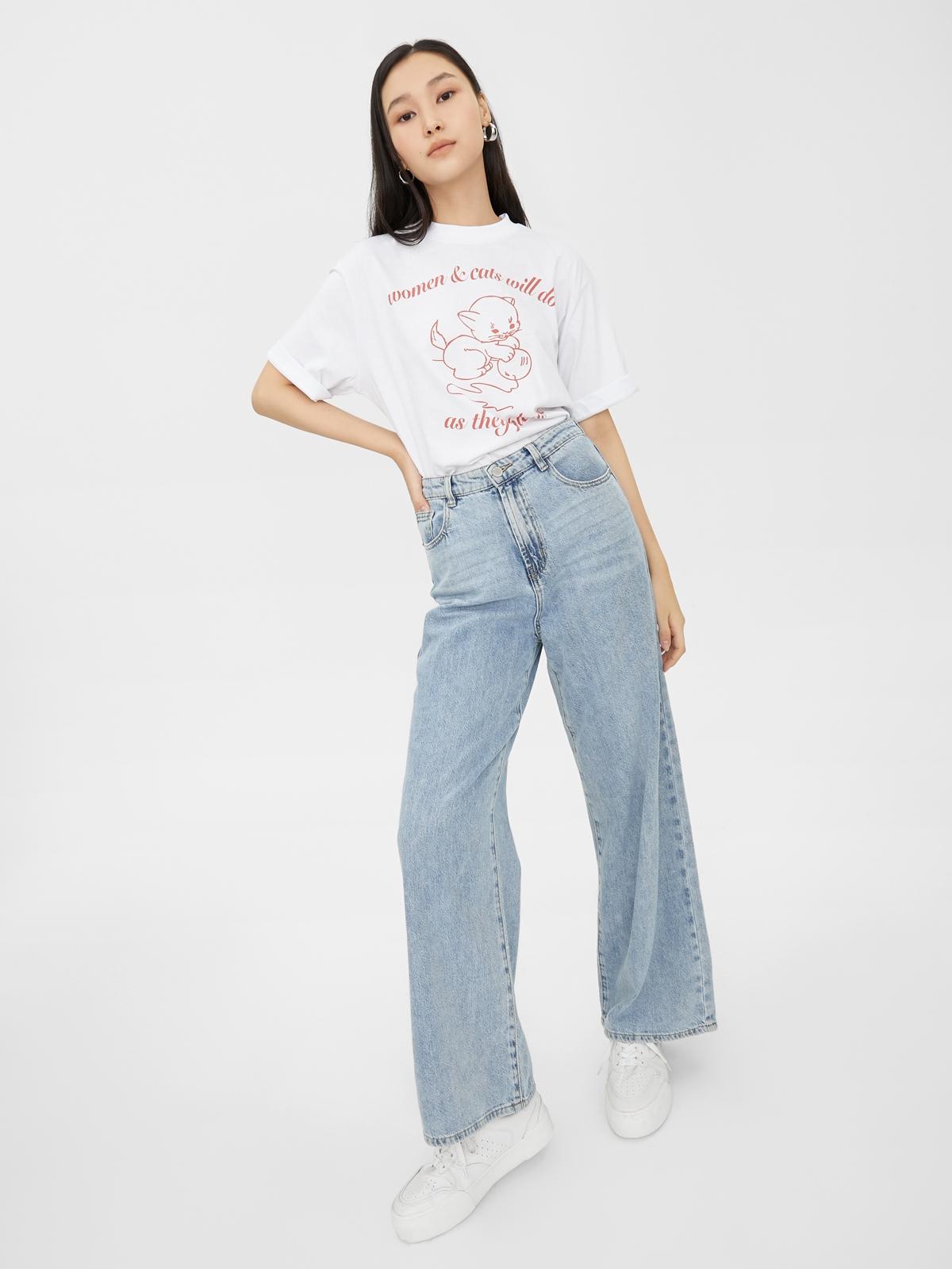 Sustainable Women & Cats Graphic Tee - White