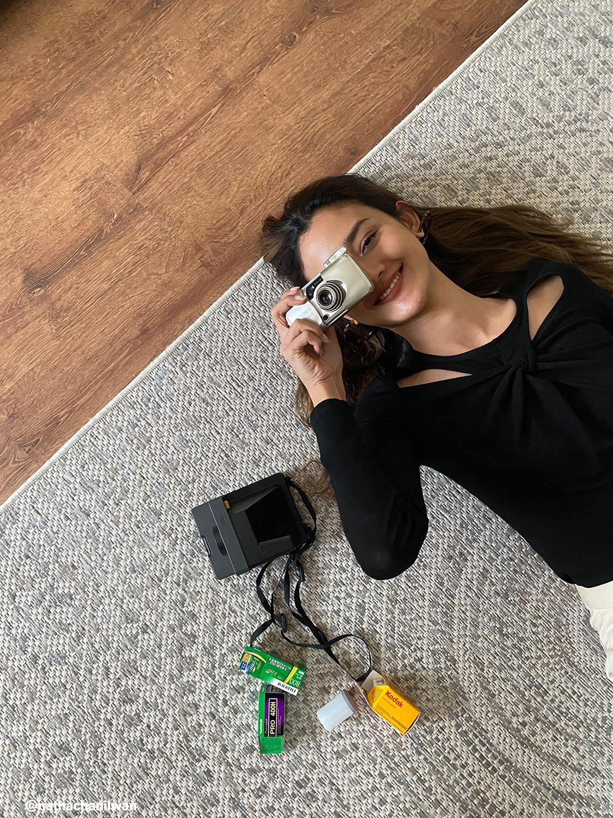 Knotted Cut Out Long Sleeve Top - Black