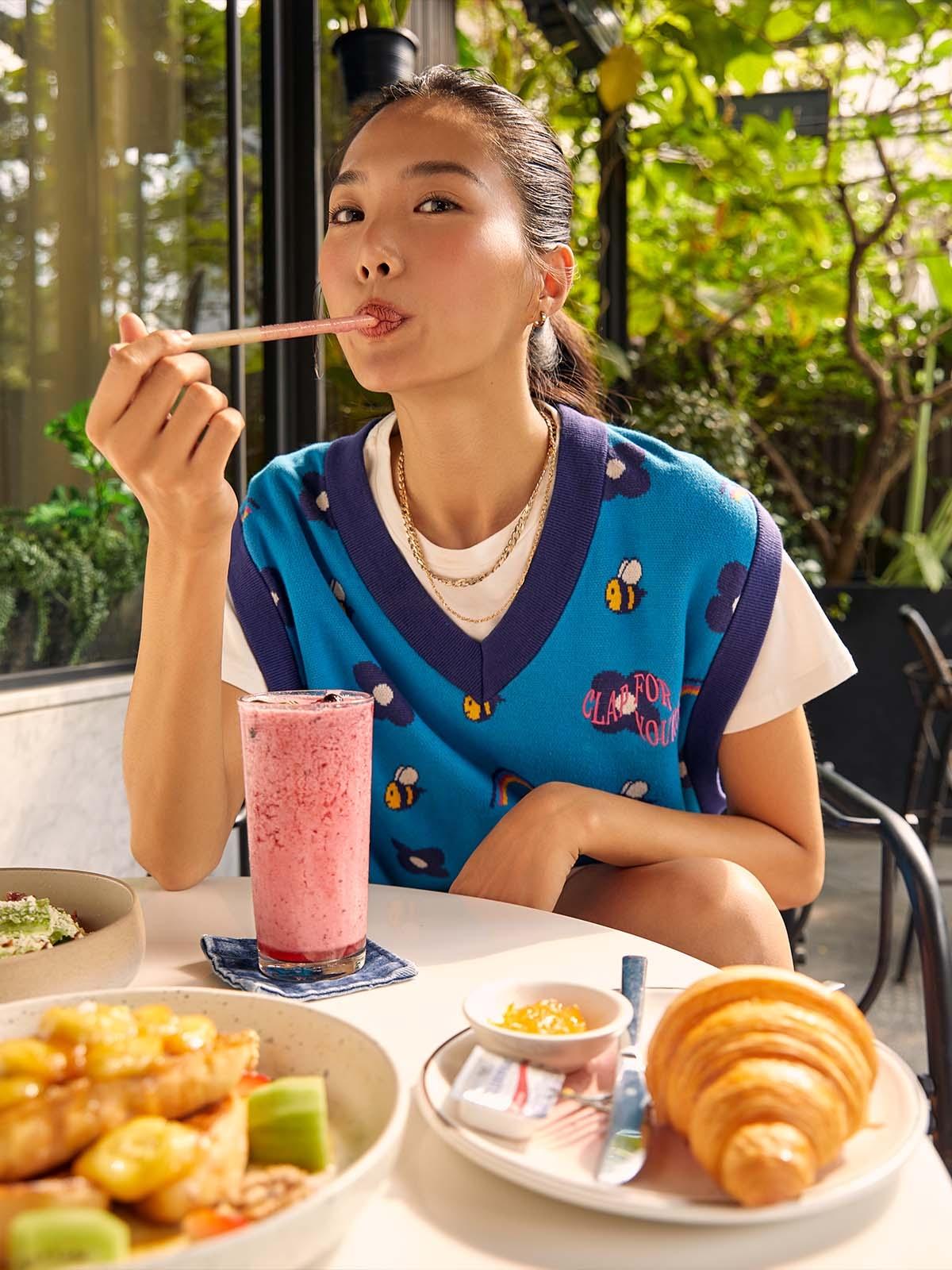 Bee Knit Vest - Blue