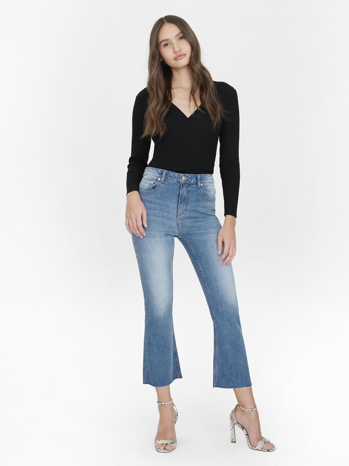 Water Neutral Light Wash Cropped Fitted Jeans - Blue