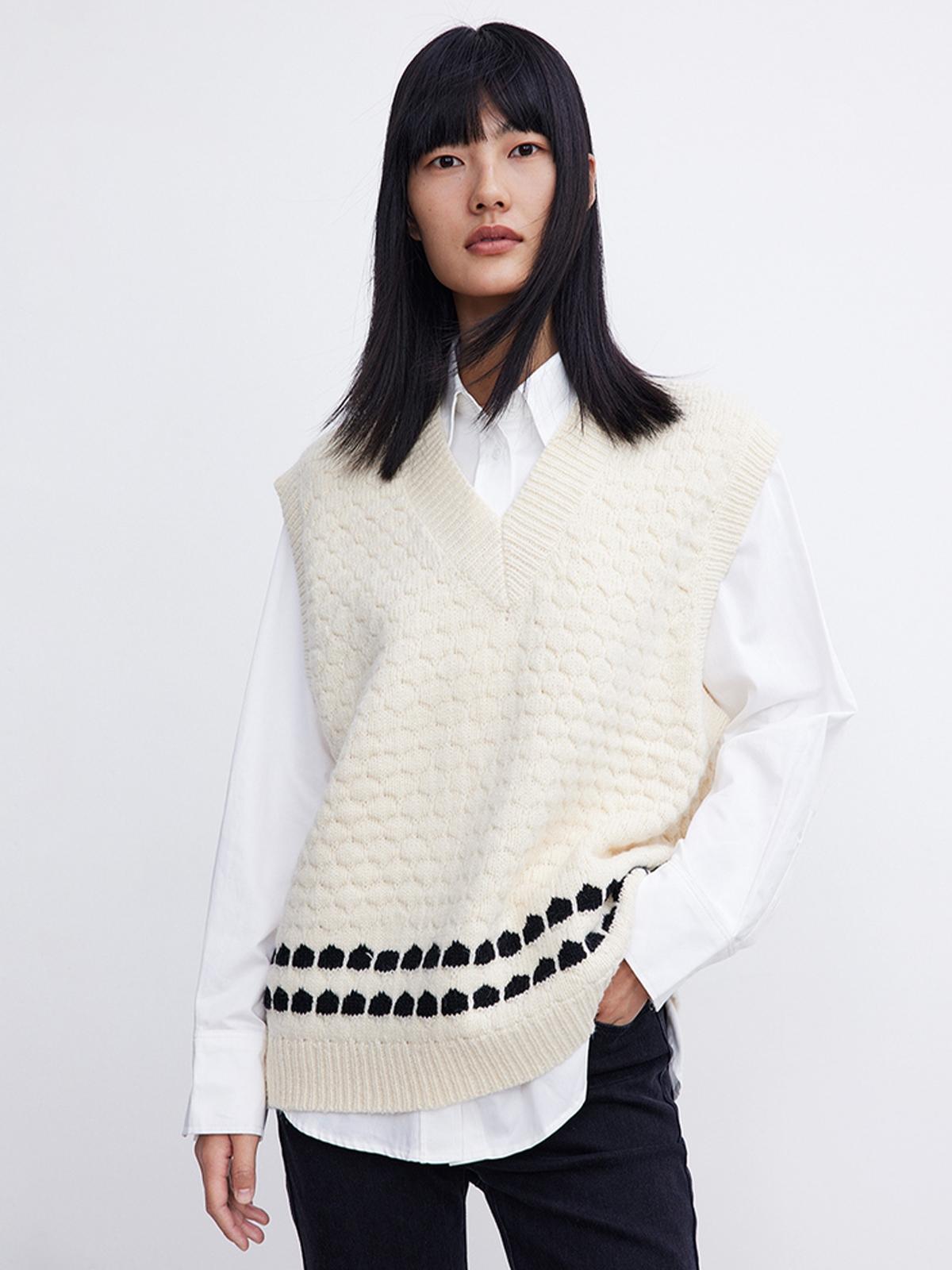 V-Neckline Knitted Vest - Ivory White