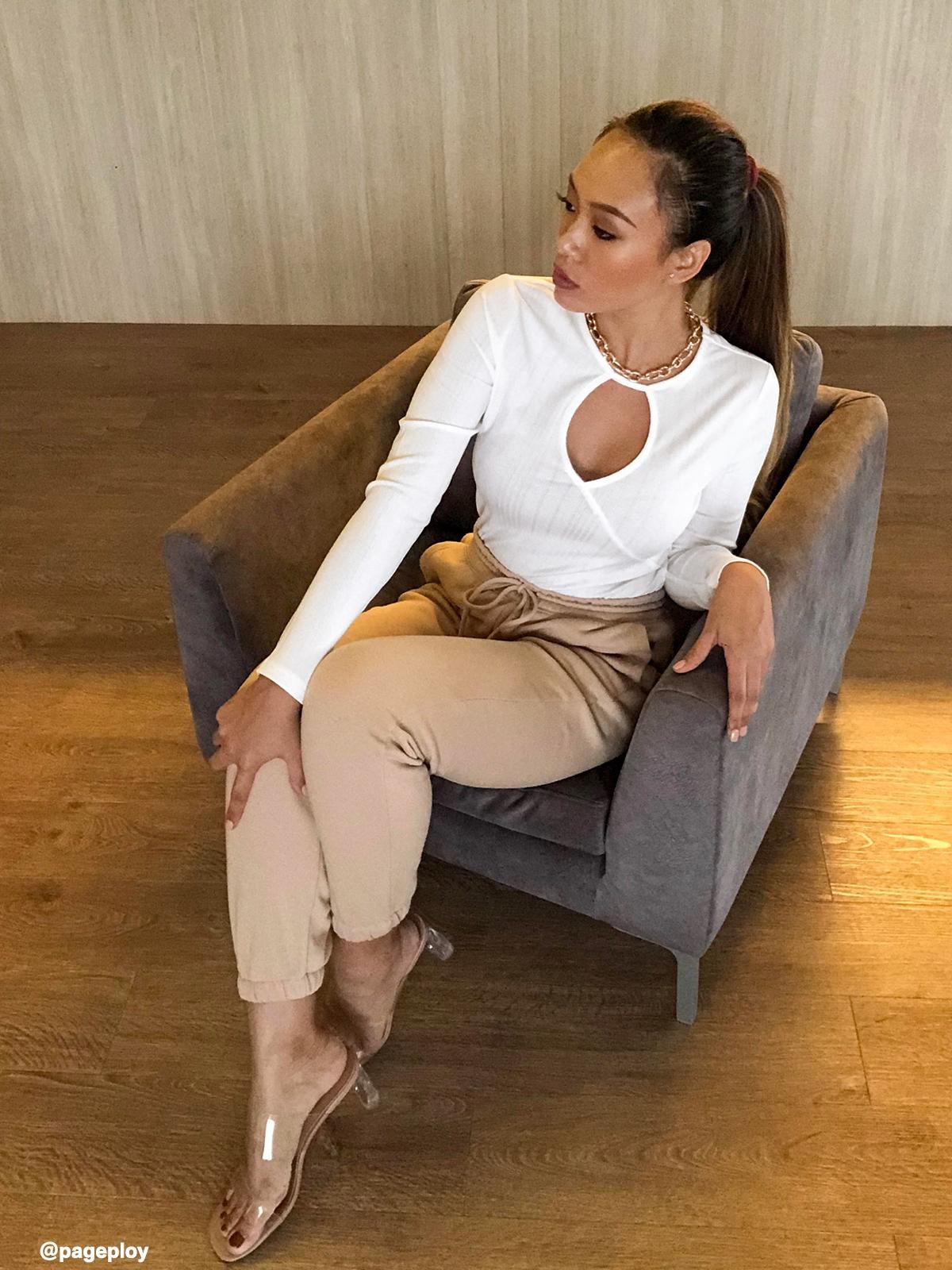 Keyhole Neck Fitted Long Sleeve Top - White