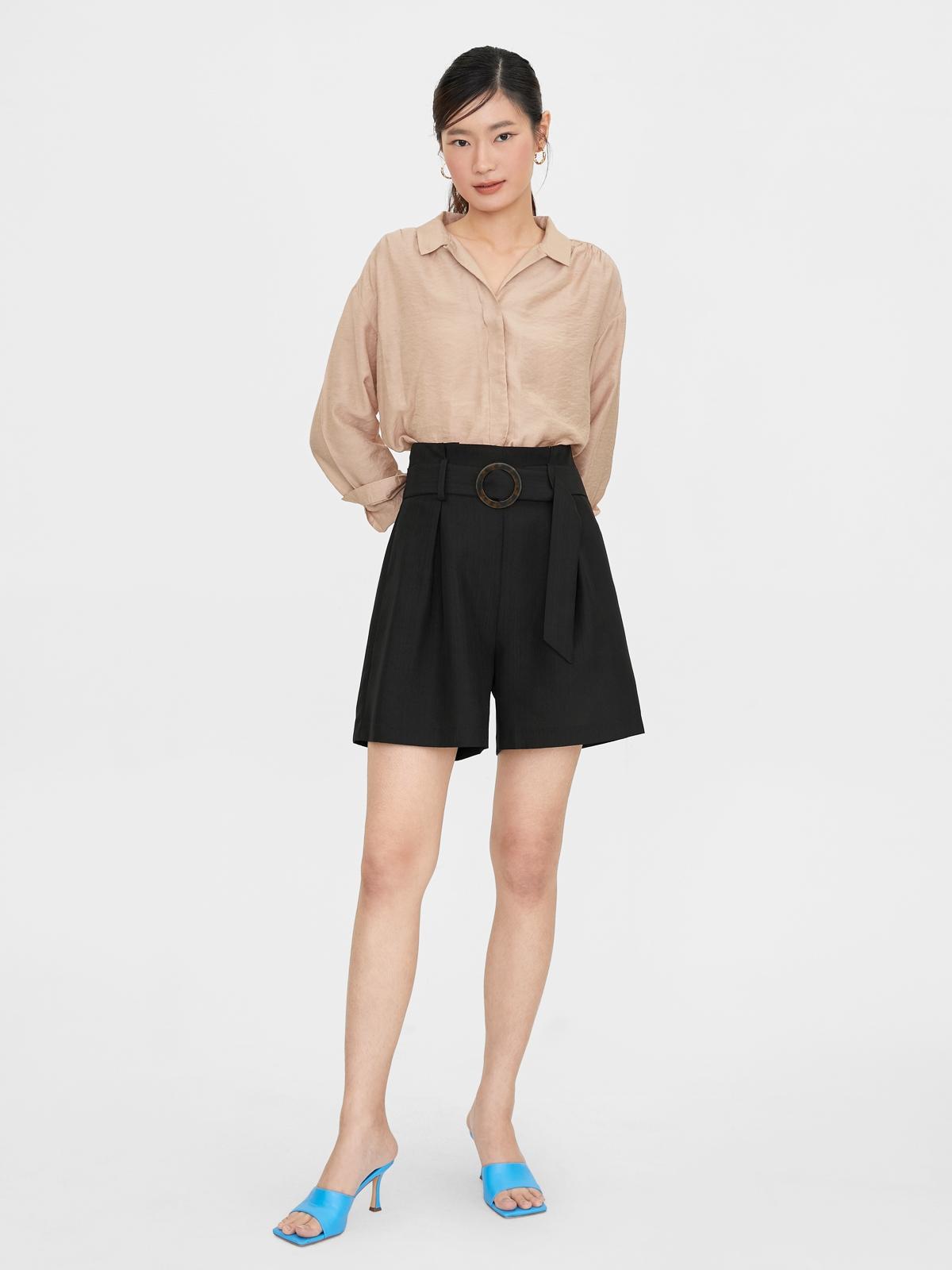 Tortoise Buckle Belted Shorts - Black
