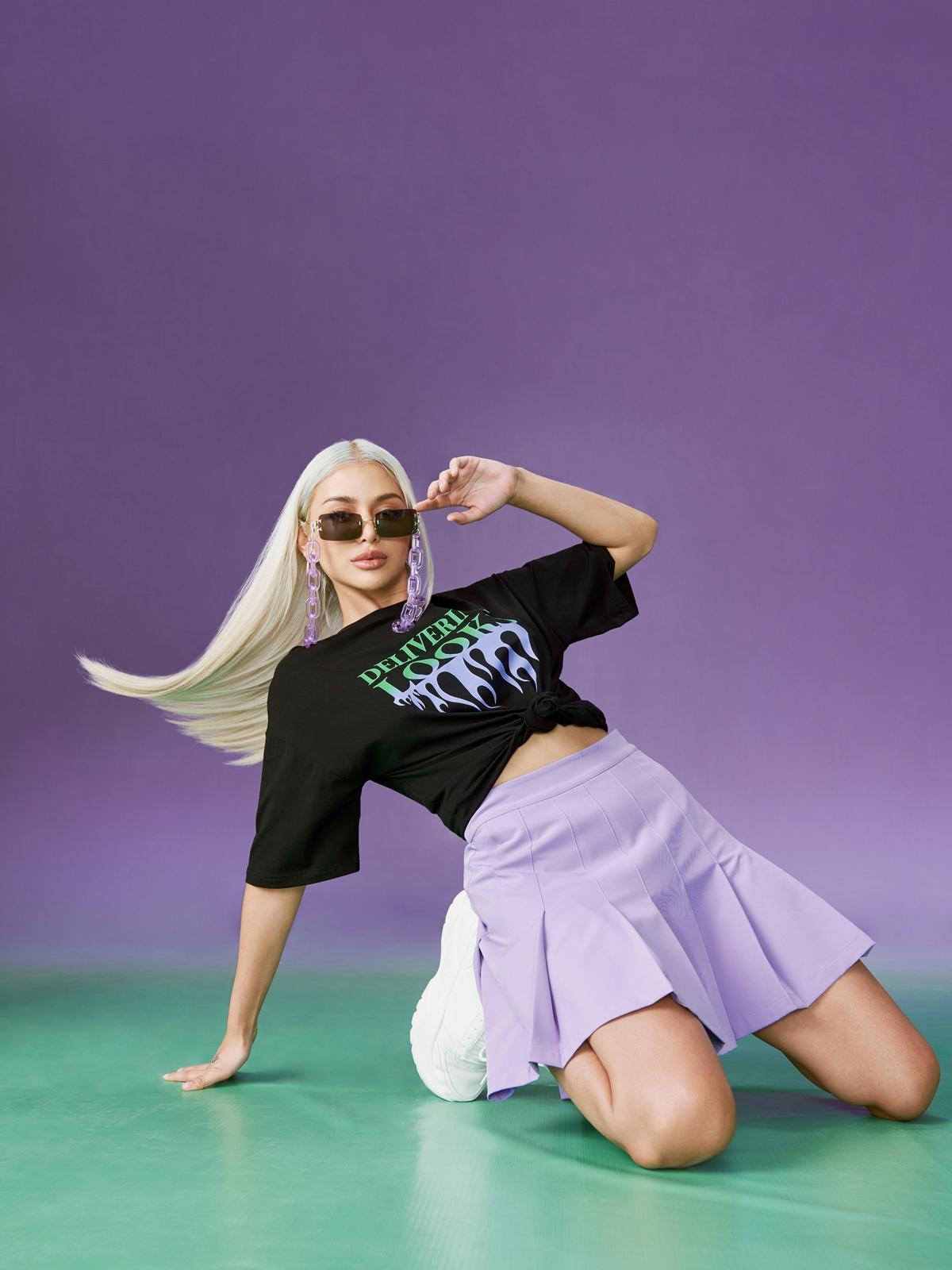 Grab Delivering Looks Tee - Black