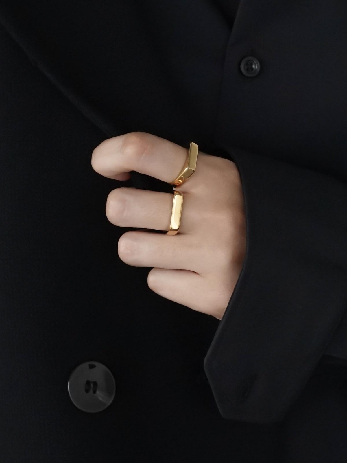 18K Gold Titaniuim Rectangle Ring - Gold