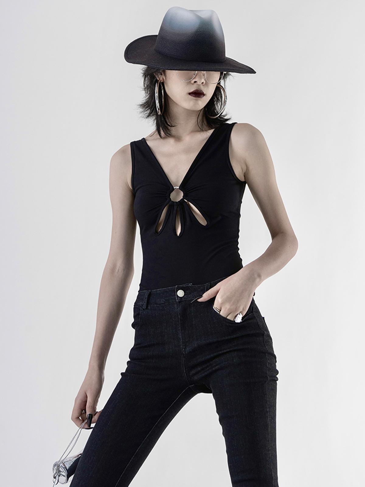 Keyhole Sleeveless Top - Black