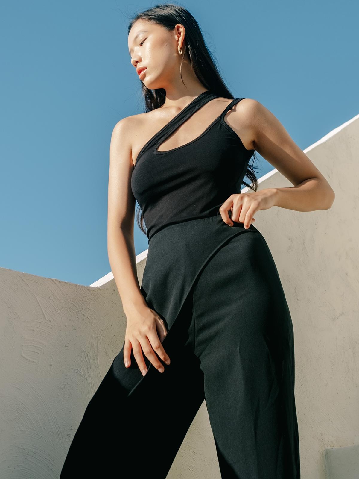 Essen Asymmetrical Top - Black