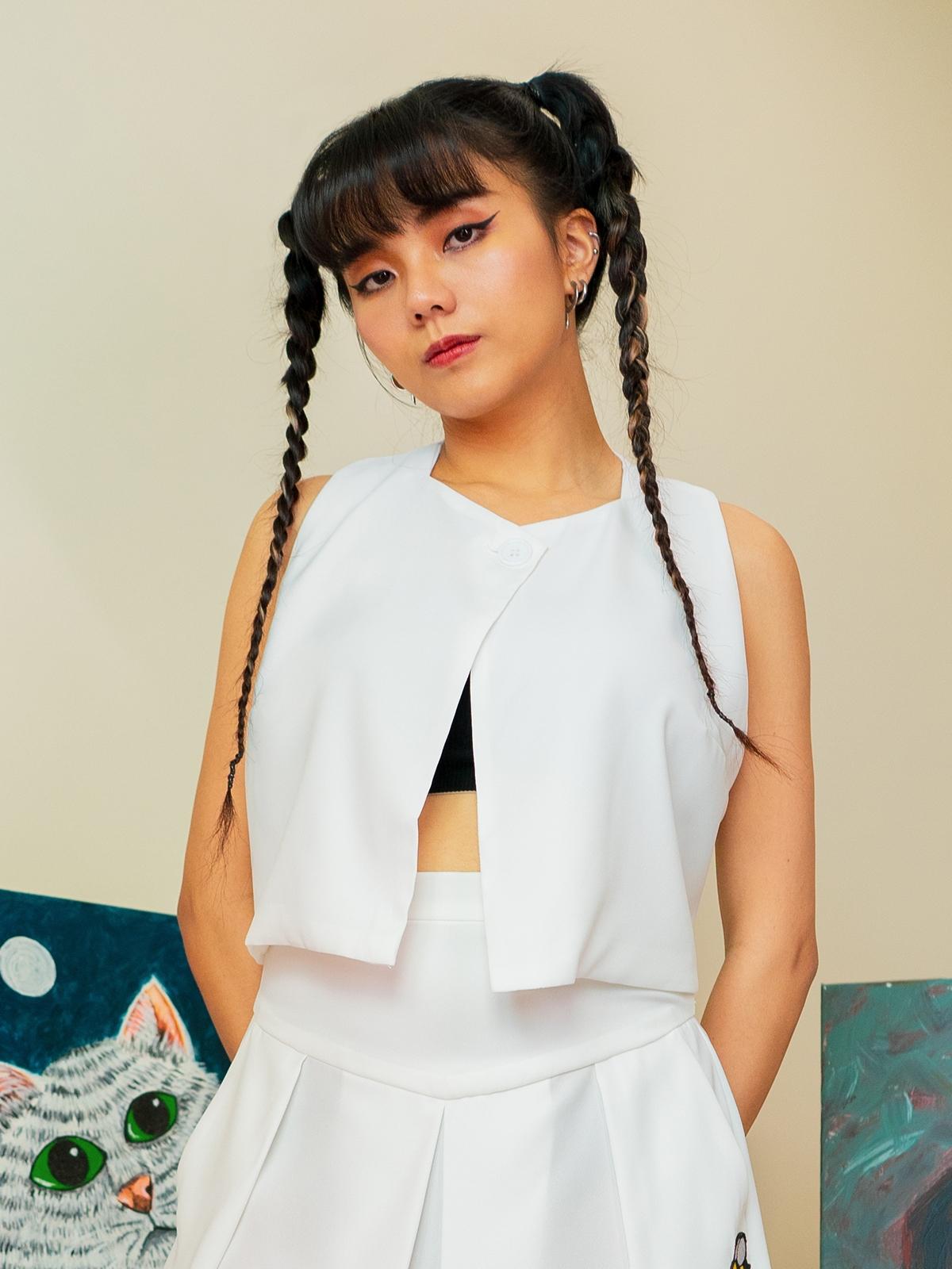 Open Slanted Crop Top - White