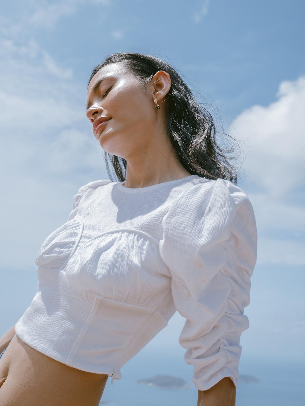 Sustainable Puffed Sleeves Top - White