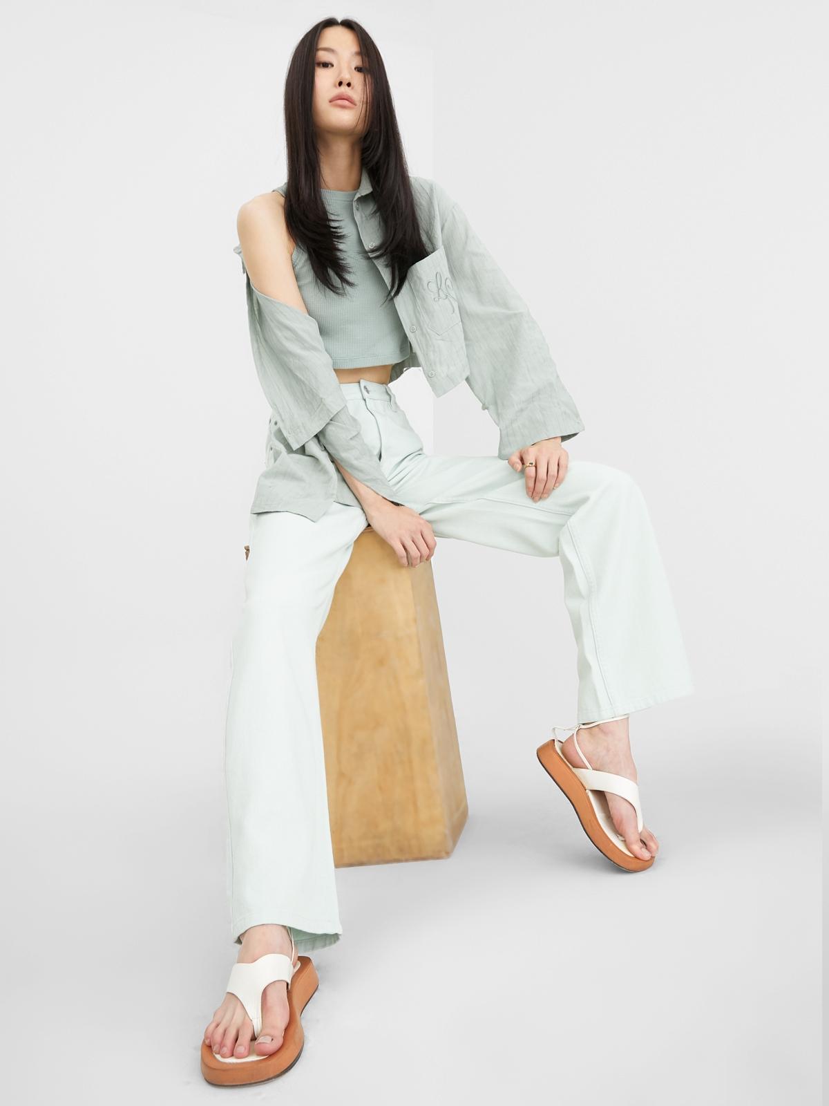 Mid Waisted Straight Leg Jeans - Mint