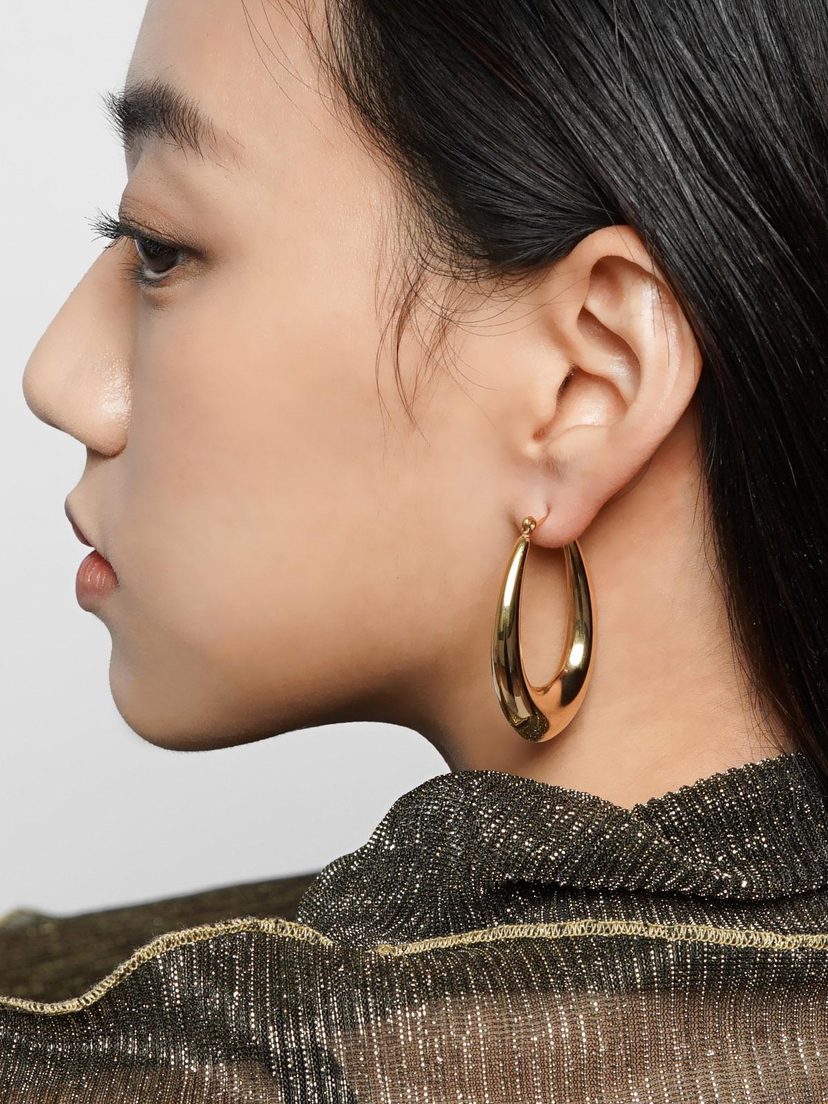 18K Gold Titanium Oval Hoop Earrings - Gold