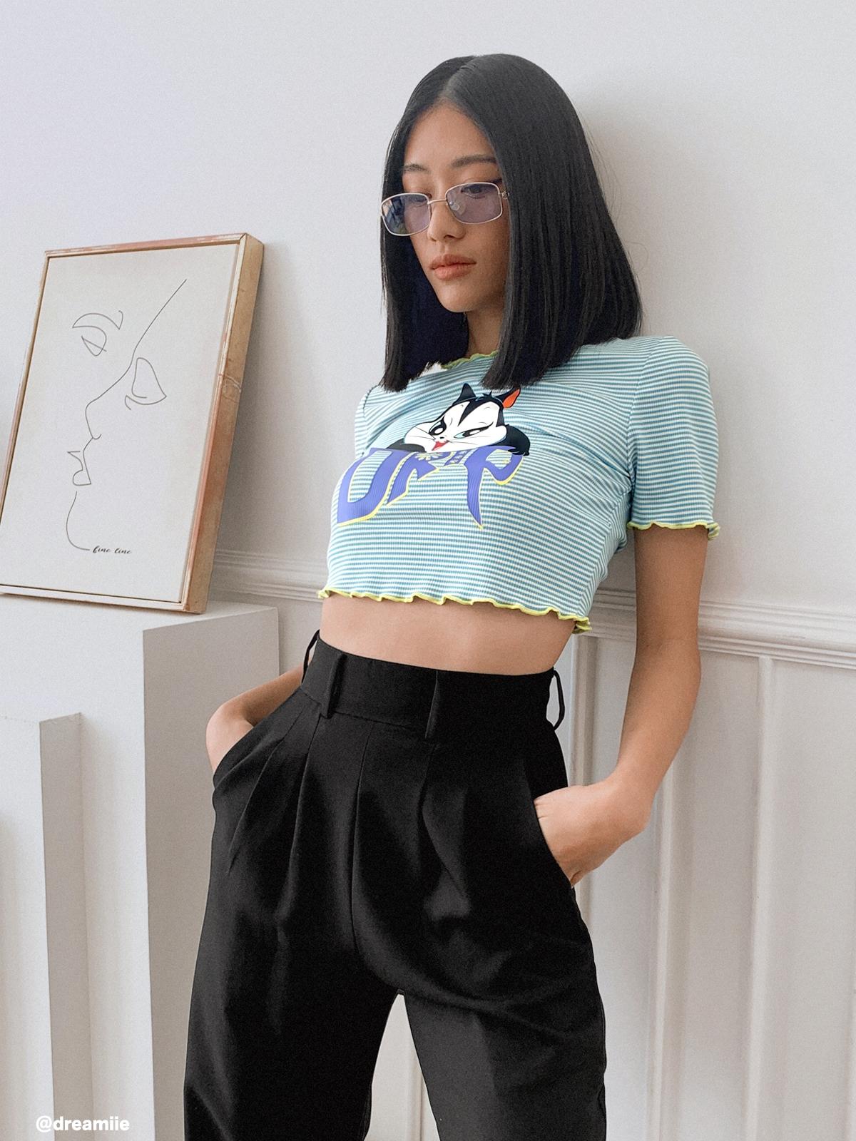 Looney Tunes Drip Graphic Crop Top - Light Blue